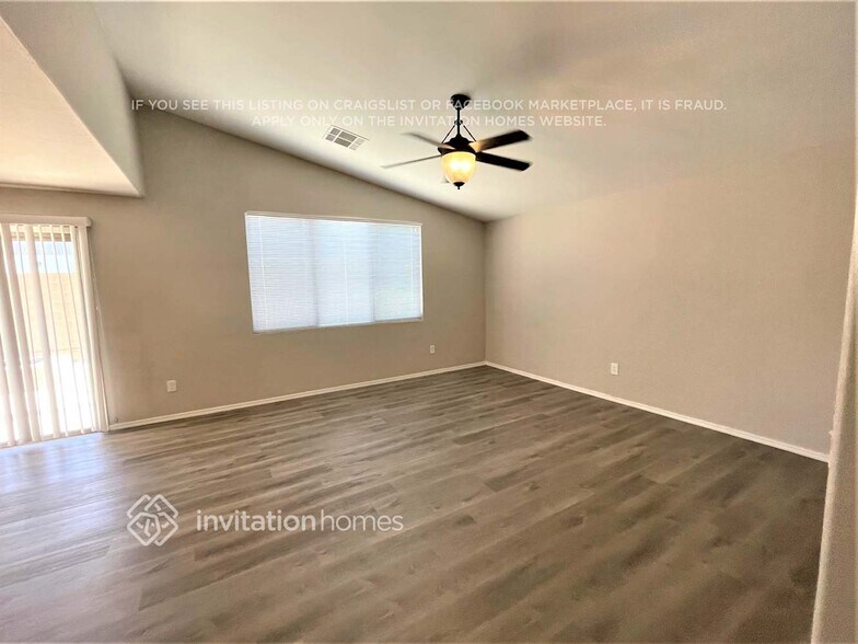 Building Photo - 1551 E Betsy Ln