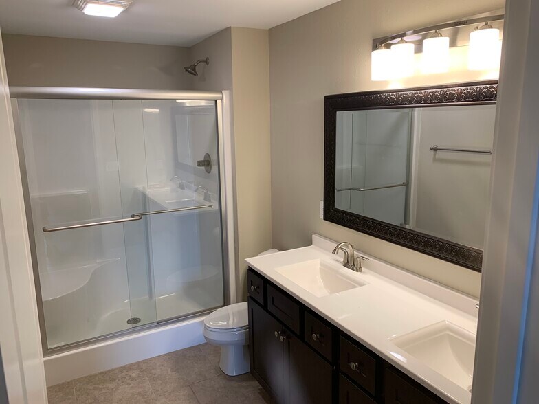 Building Photo - 5818 Executive Plaza Dr