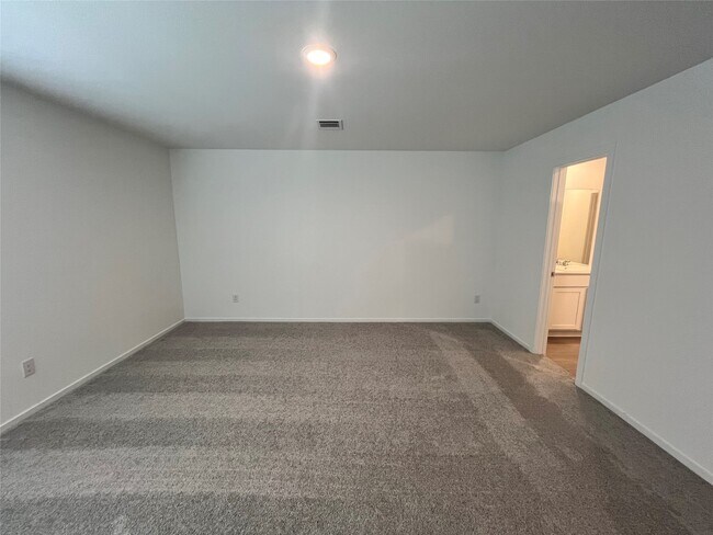 Building Photo - 25649 Rose Creek Dr