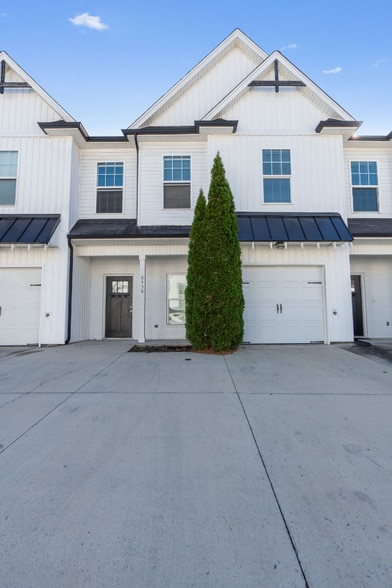 Building Photo - 8438 Brookmoor Ln