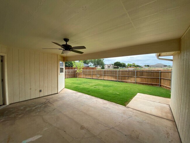 Building Photo - 5002 Scarlet Oak Dr