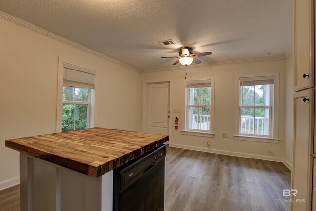 Building Photo - 6602 Co Rd 32