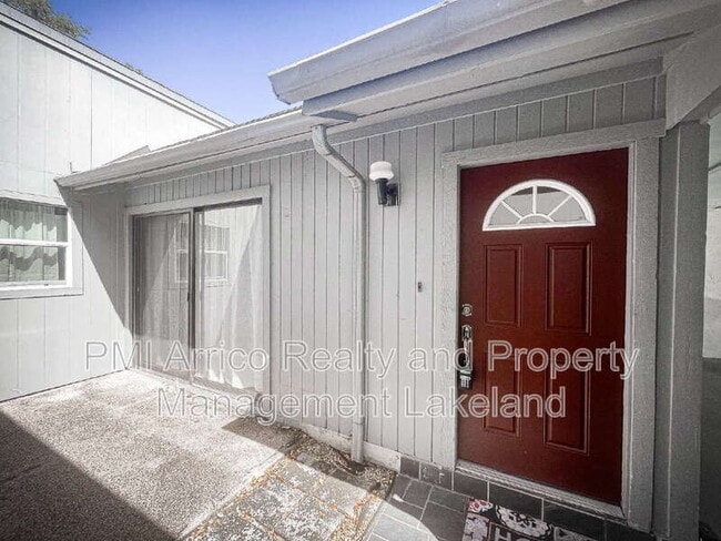 Building Photo - 6576 Sweetbriar Ln