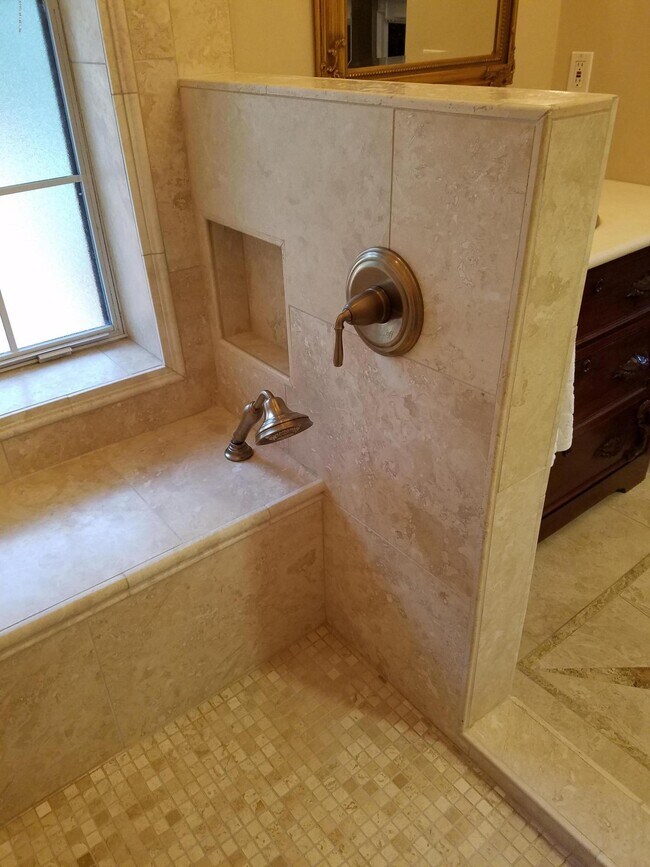 Building Photo - 212 St Johns Ave