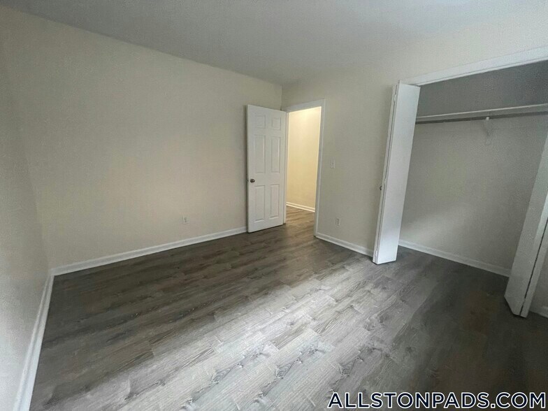 Building Photo - 88 Gardner St