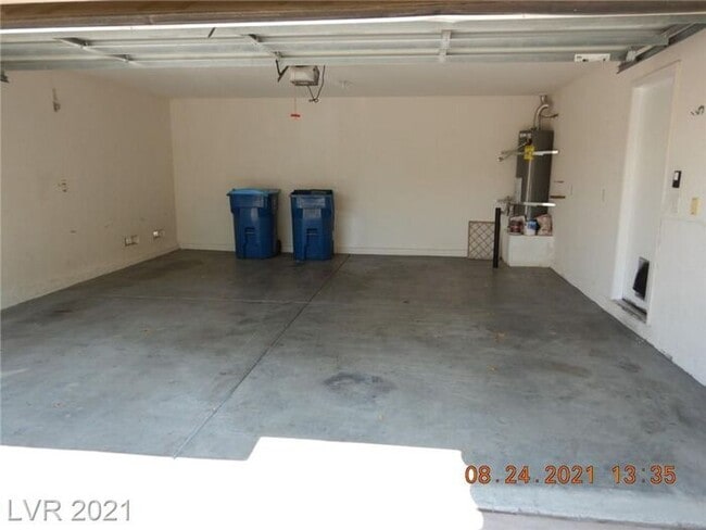 Building Photo - COMING SOON!! - FANTASTIC SW HOME ON CUL-D...