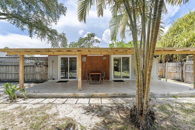 Building Photo - 1292 SW 25th Ave