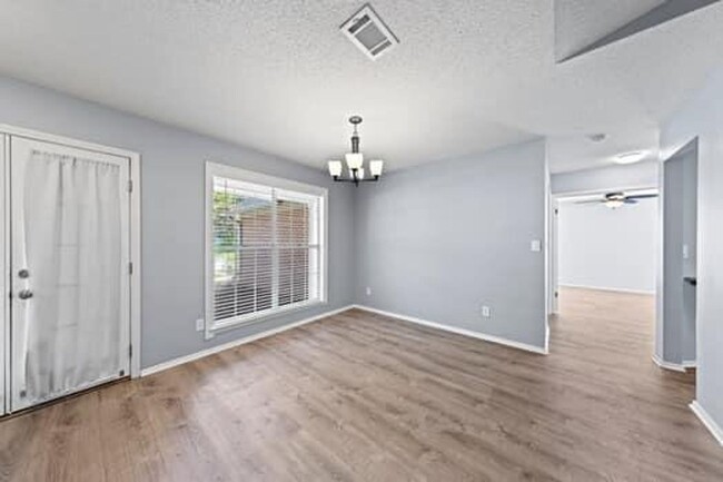 Building Photo - Beautiful Niceville Home!