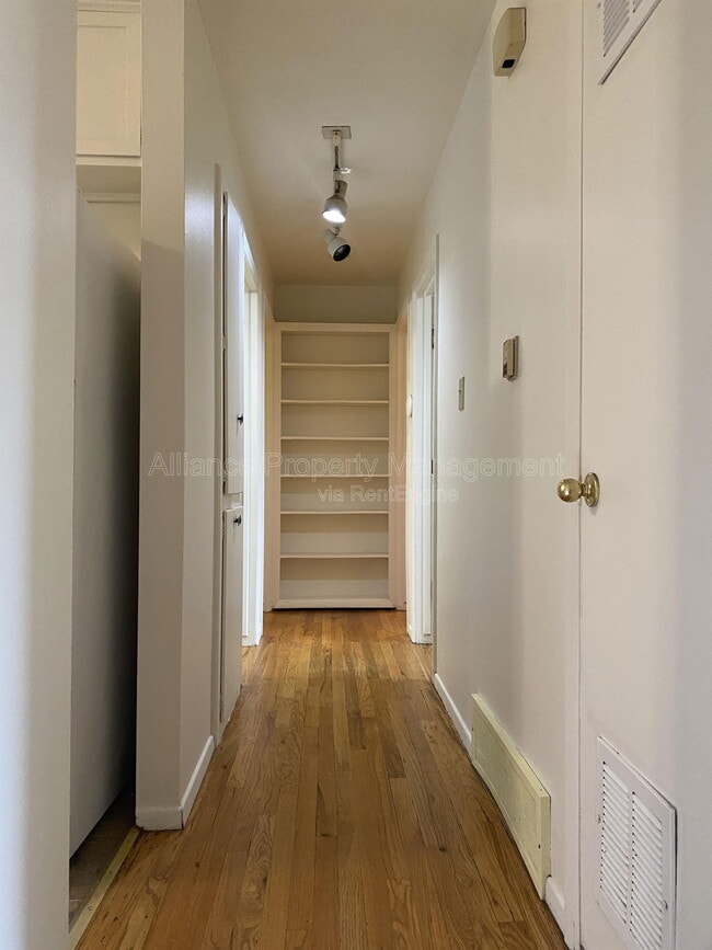 Building Photo - 1509 Evergreen Dr