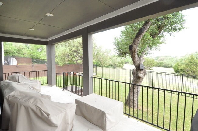 Building Photo - Gorgeous Home with Green Belt view!