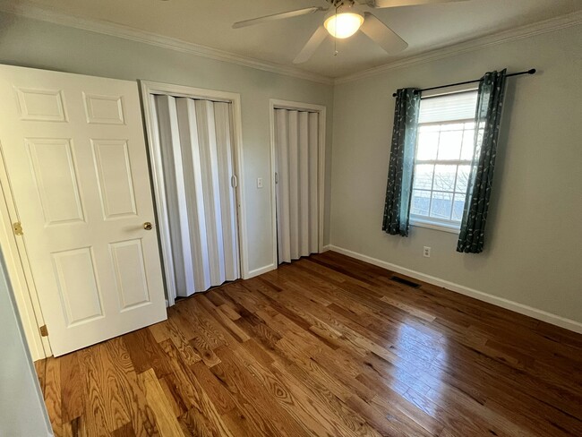 Building Photo - 33 Joyner Ave