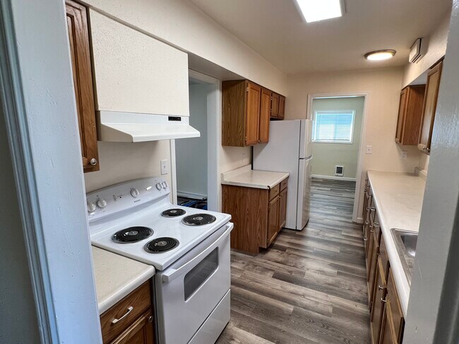 Building Photo - 1219 Arlington Dr