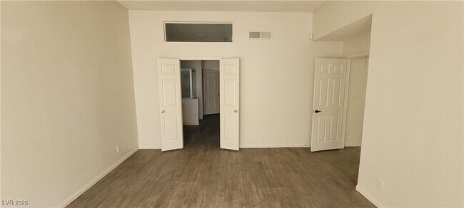 Building Photo - 6561 Avon Ct