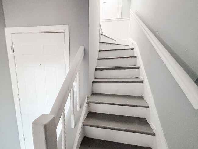 Building Photo - 58 Voorhees St