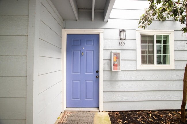 Building Photo - 165 Lighthouse Dr