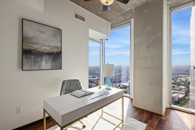 Building Photo - 360 Nueces St