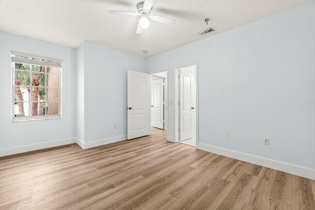 Building Photo - 1503 Belmont Pl