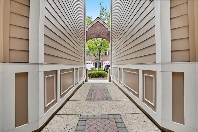 Building Photo - 100 Abbie Ct