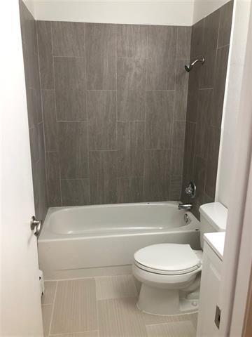 Main bath, updated tile - 1140 Walnut Ave