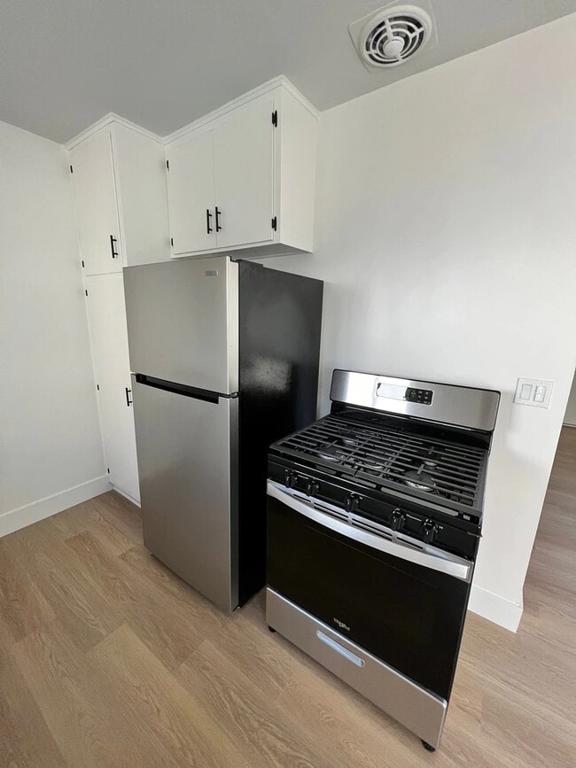 Building Photo - 9837 Tabor St