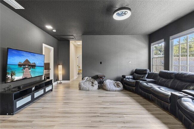 Building Photo - 11342 S Camden Commons Dr