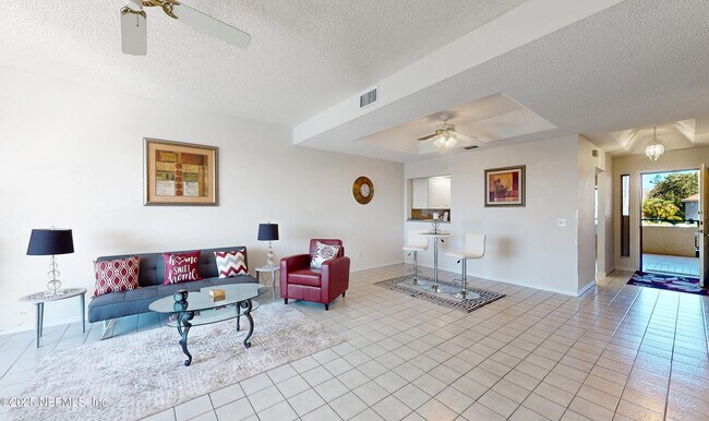 Building Photo - 3820 La Vista Cir