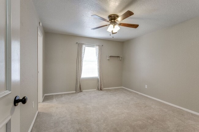 Building Photo - 1309 Fox Lake Ln