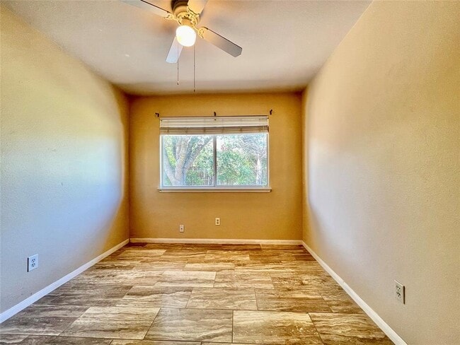Building Photo - 502 Yaupon Cove