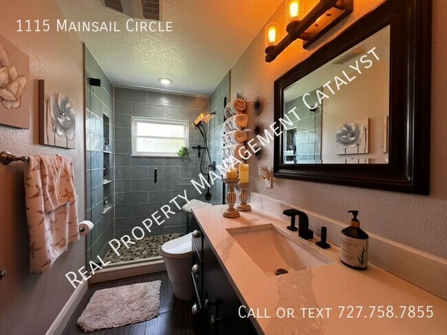 Building Photo - 1115 Mainsail Circle-