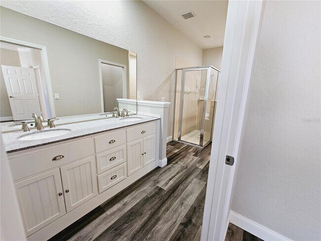 Building Photo - 1930 Saddlewood Ct