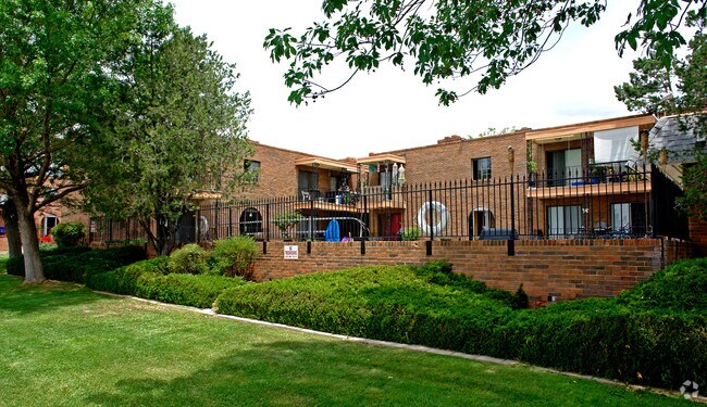 Primary Photo - Grandview Apartments