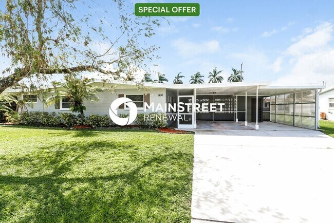 Primary Photo - 2 Bedroom Pet-Friendly Home in Fort Myers,...