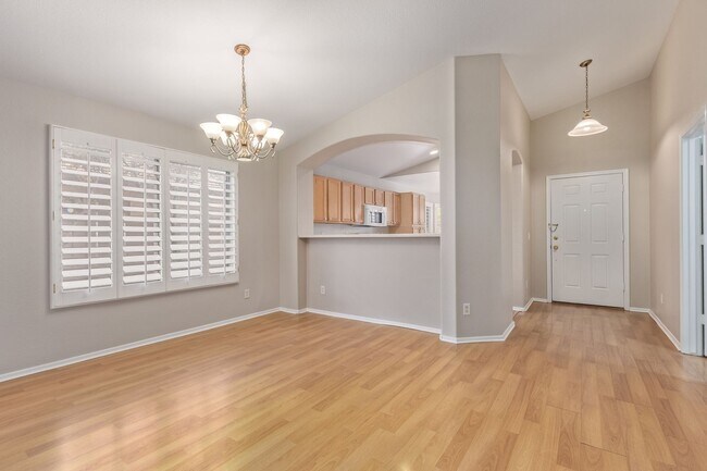 Building Photo - New Listing in Surprise