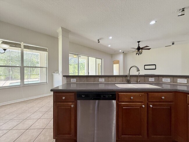 Building Photo - 15224 Kestrelrise Dr