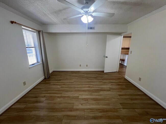 Building Photo - 6620 Willow Pointe Dr NW