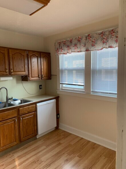 Building Photo - 48 Turner Ave