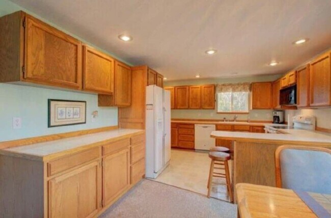 Building Photo - 2 Bedroom 2 bath located in Alderbook
