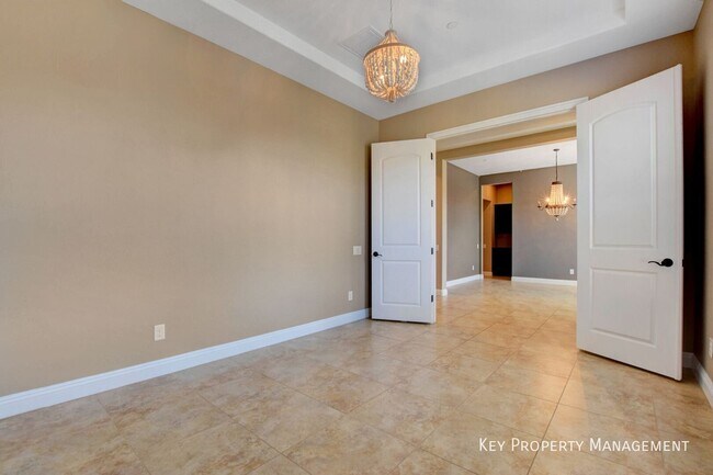 Building Photo - 2724 Josephine Dr