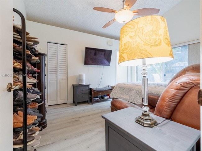 Building Photo - 206 SW 159th Way