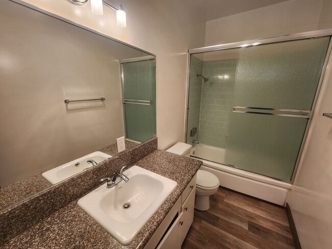 Building Photo - 135th