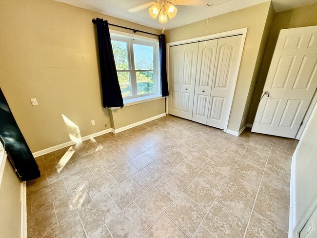 Building Photo - 1700 Lucina Cove