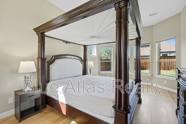 Building Photo - 4983 Stornoway Dr