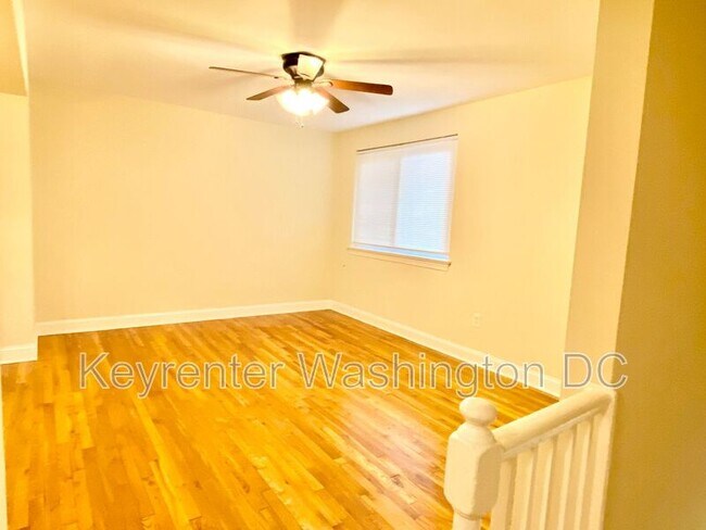 Building Photo - 4615 Central Ave NE