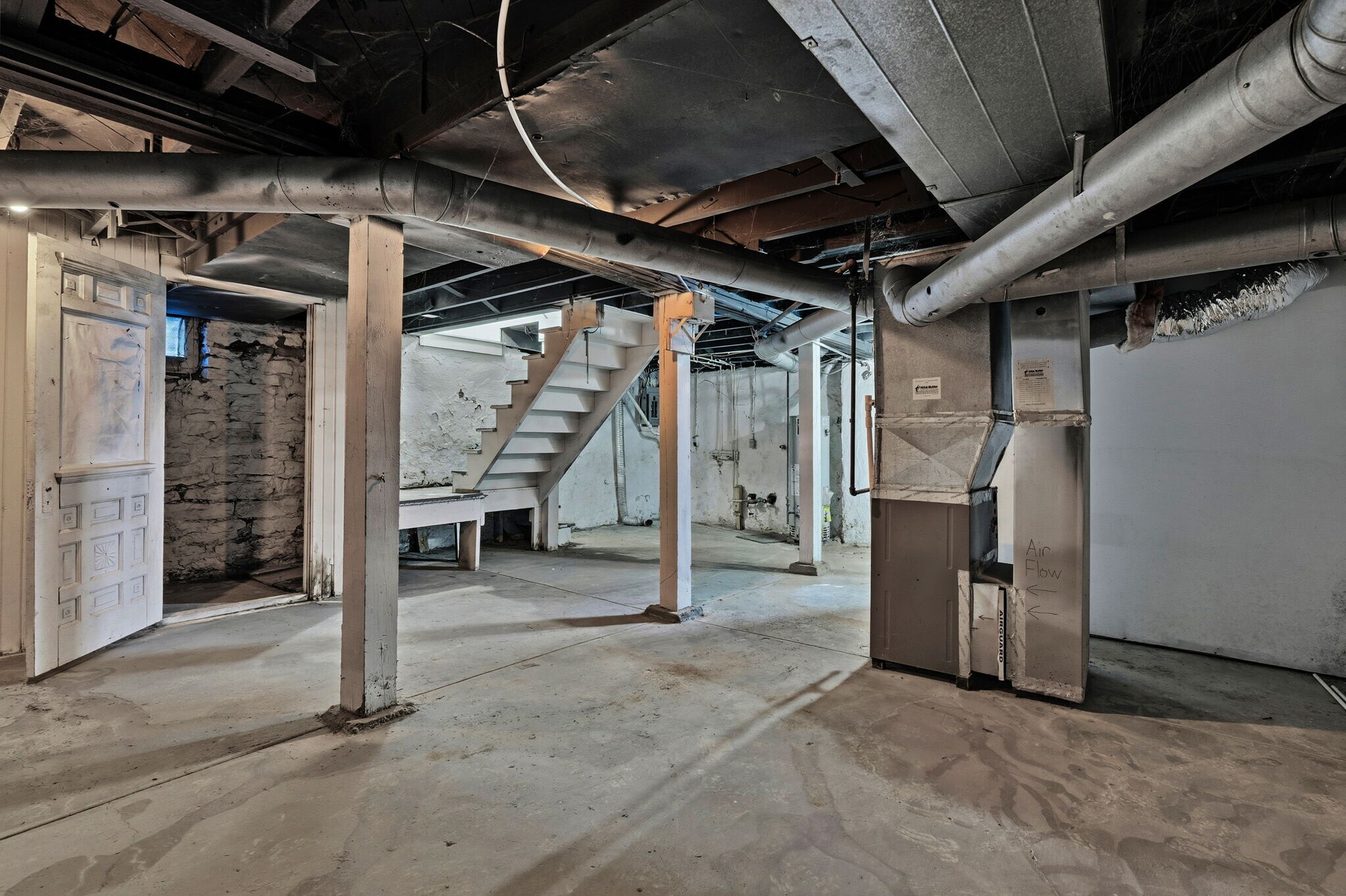 Building Photo - 904 Studer Ave