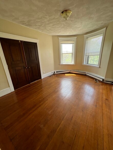 Building Photo - 252 Aspinwall Ave