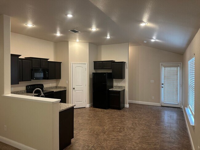 Building Photo - Milwaukee Ridge Gem with Open Living & Resort-Style Amenities