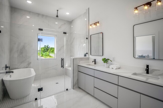 Building Photo - 4201 Oats St