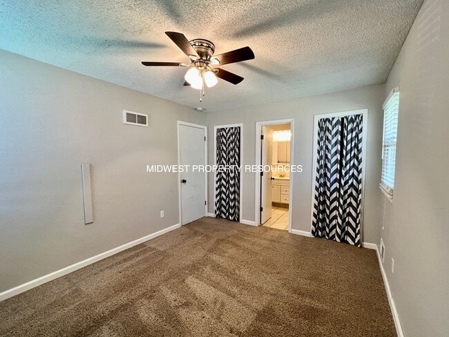 Building Photo - Beautiful home, conveniently located in Bl...