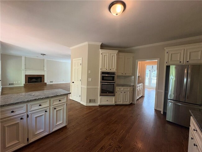 Building Photo - 10575 Aviary Dr