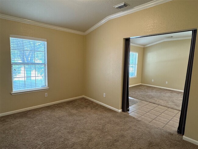 Building Photo - 21307 Springbrook Hollow Ct